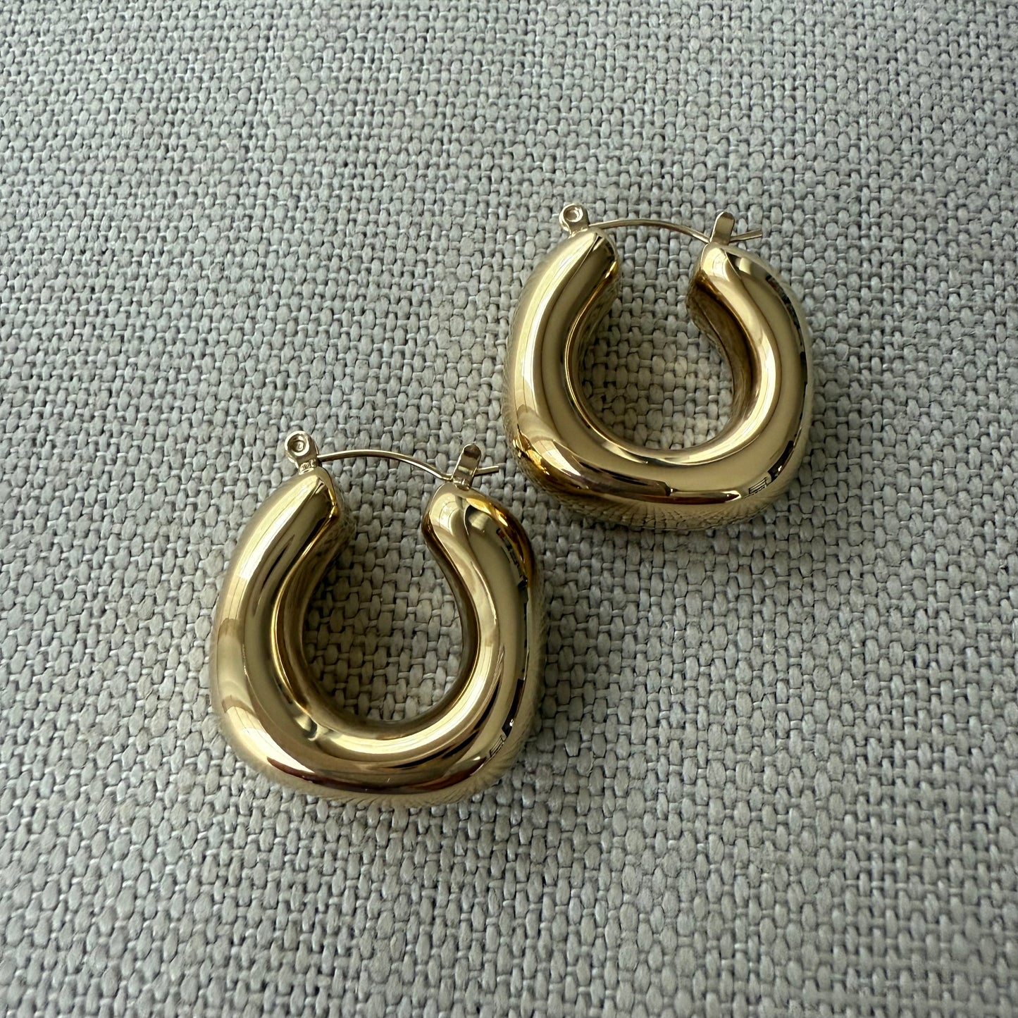 Stela Hoops