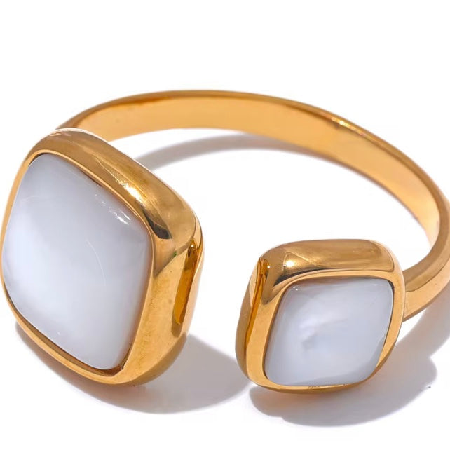Boxy Pearl Ring