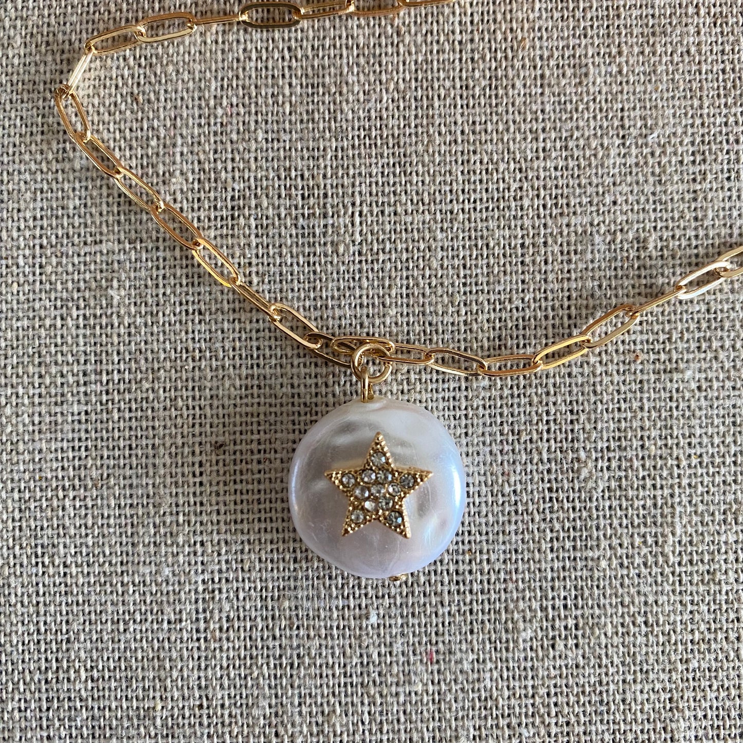 Coin pearl pendant necklace