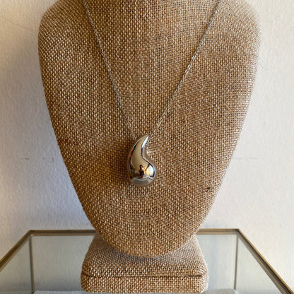 Bold drop necklace