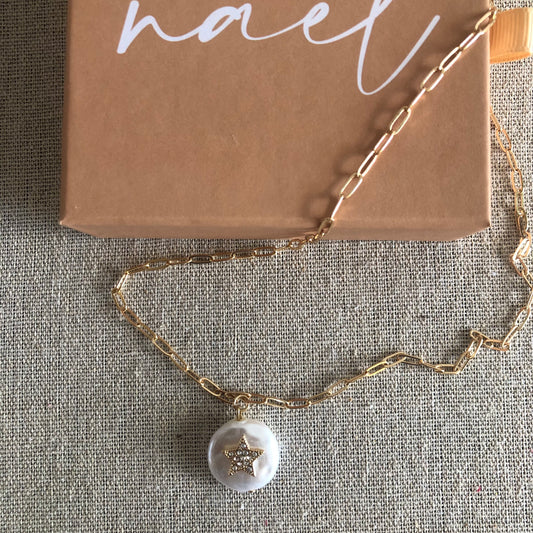 Coin pearl pendant necklace
