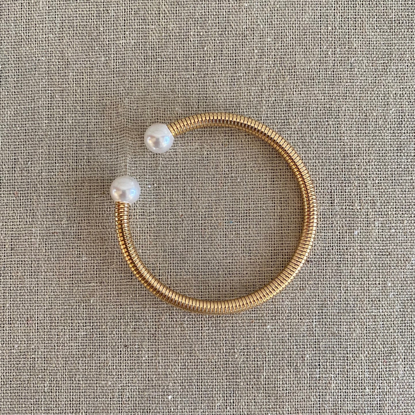 Ariel pearl gold bangle