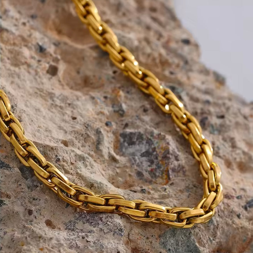 LuxeTail Chain