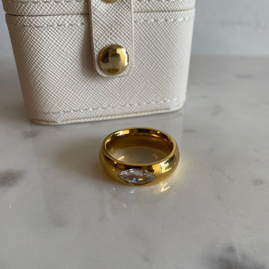 Eye Zircon Ring