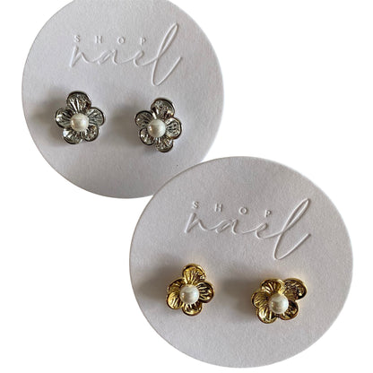 Flor de Perla studs