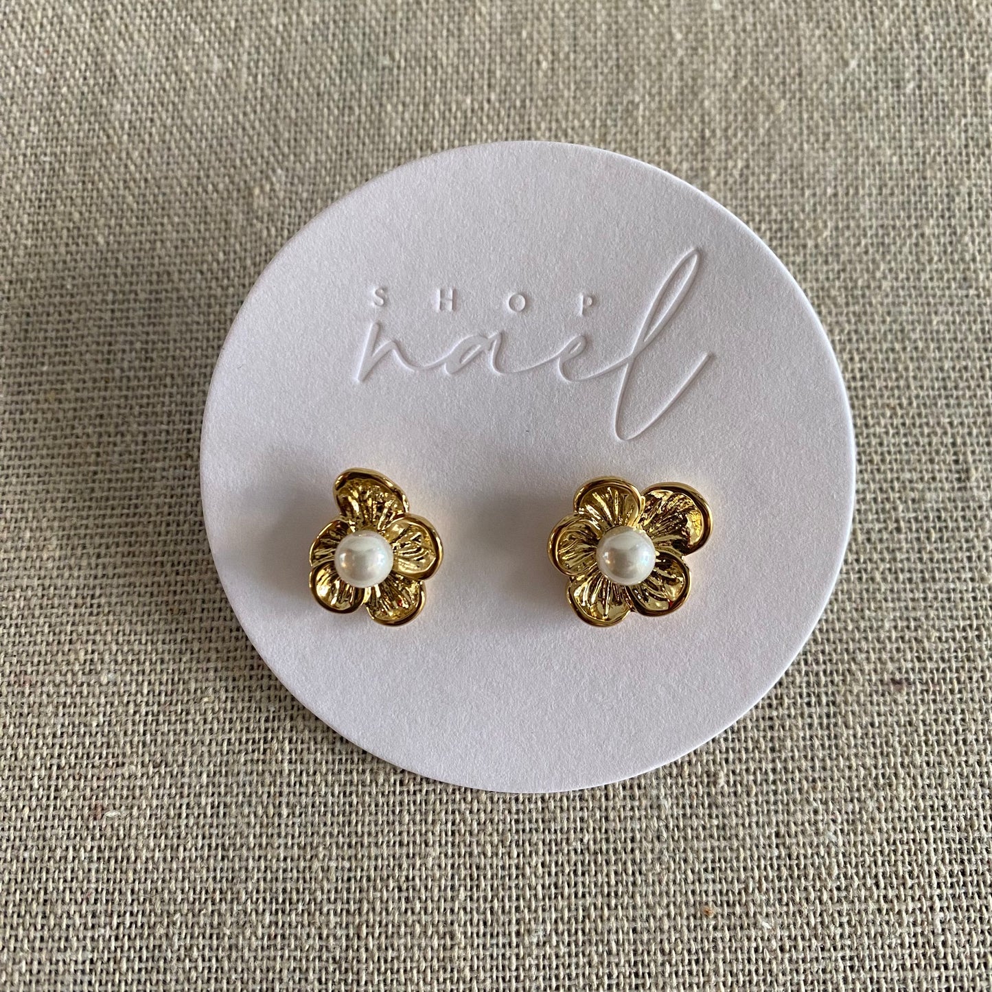 Flor de Perla studs