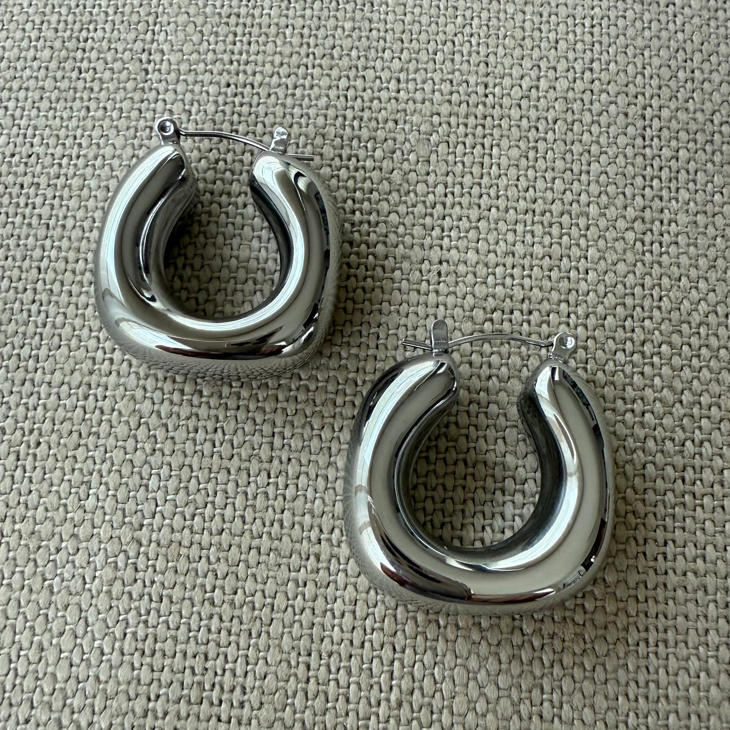 Stela Hoops