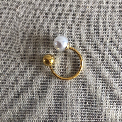Pearl-Gold Globe Ring
