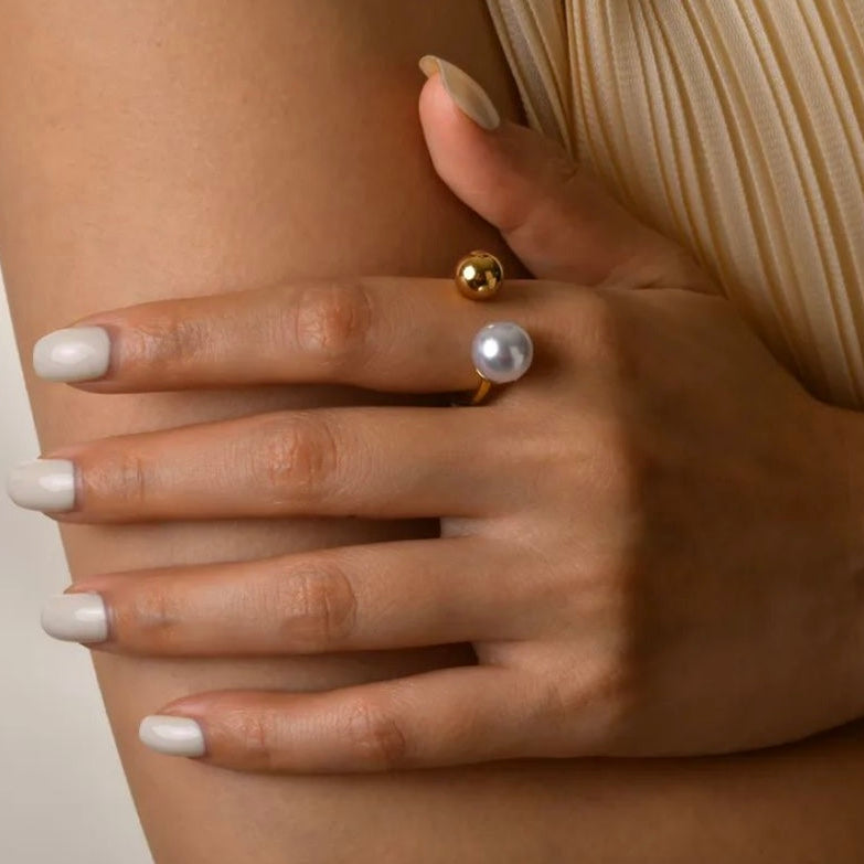 Pearl-Gold Globe Ring